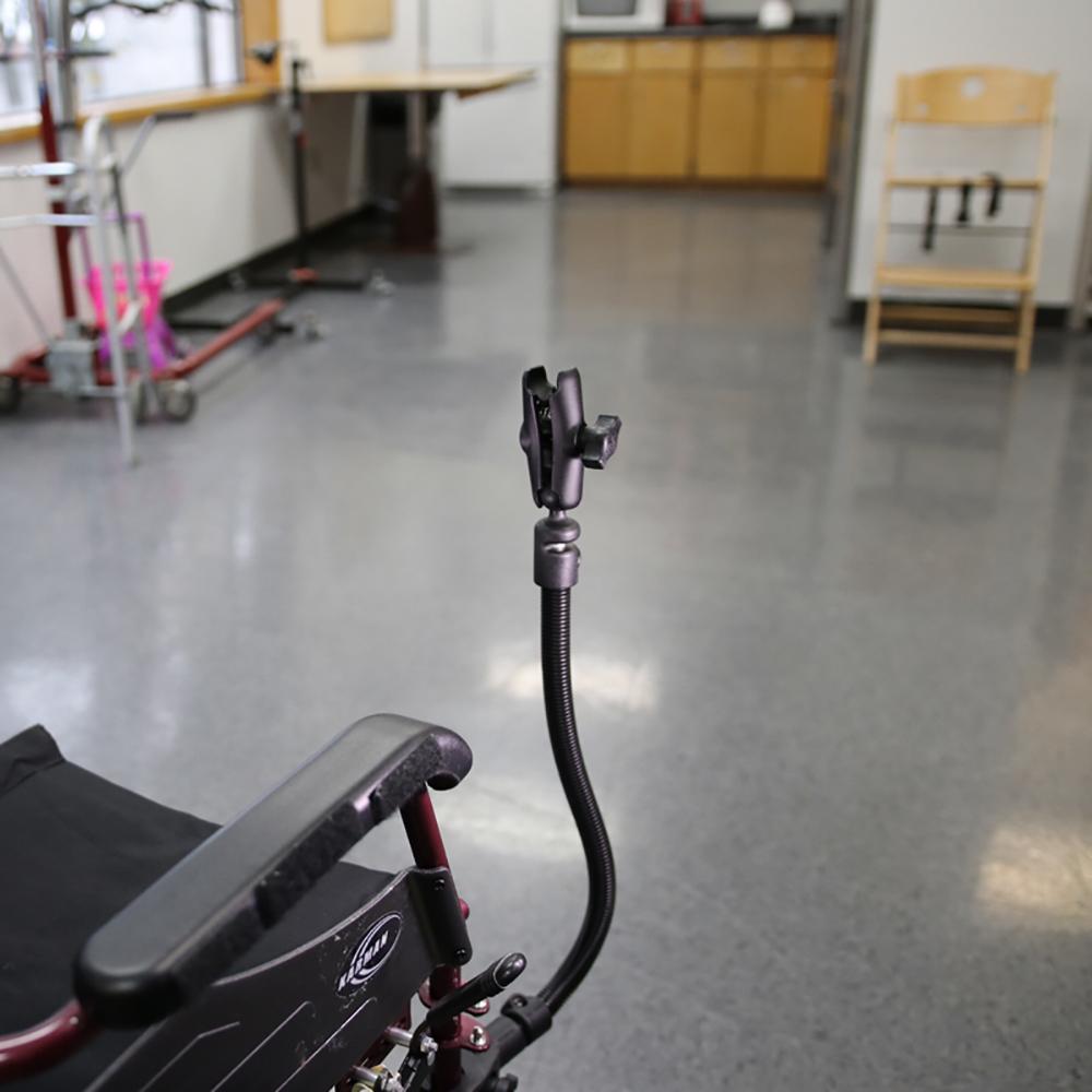 RAM Tough-Claw with RAM Flex-Rod 26" Extension Arm #RAP-400-18-B-201