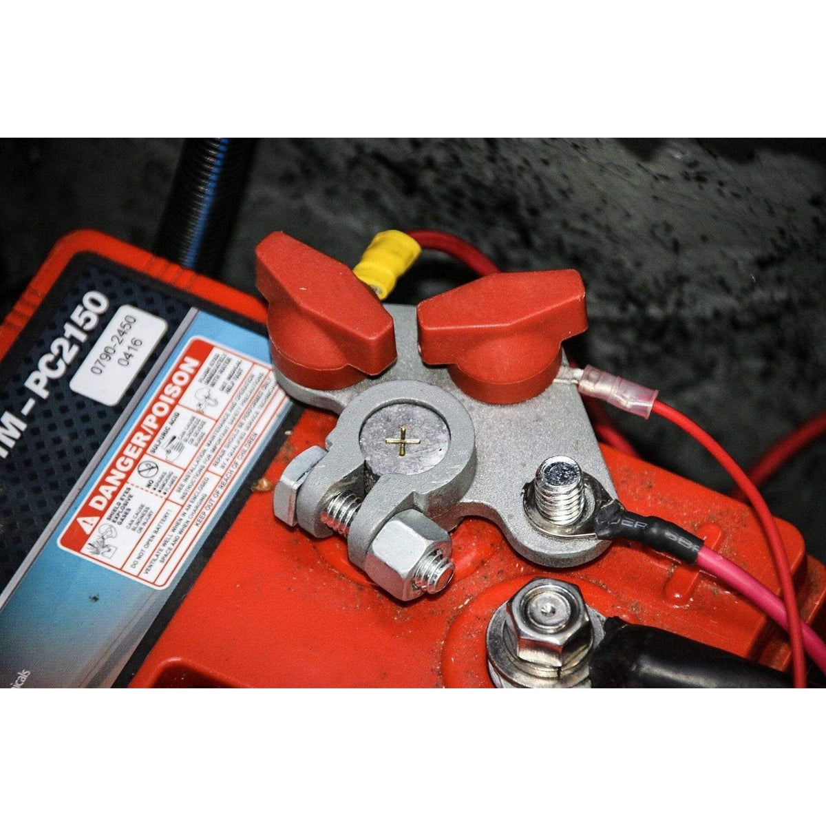 T-H Marine Qualifies for Free Shipping T-H Marine Hydra Battery Terminal Multiplier 3-Position #HYBT-3-DP