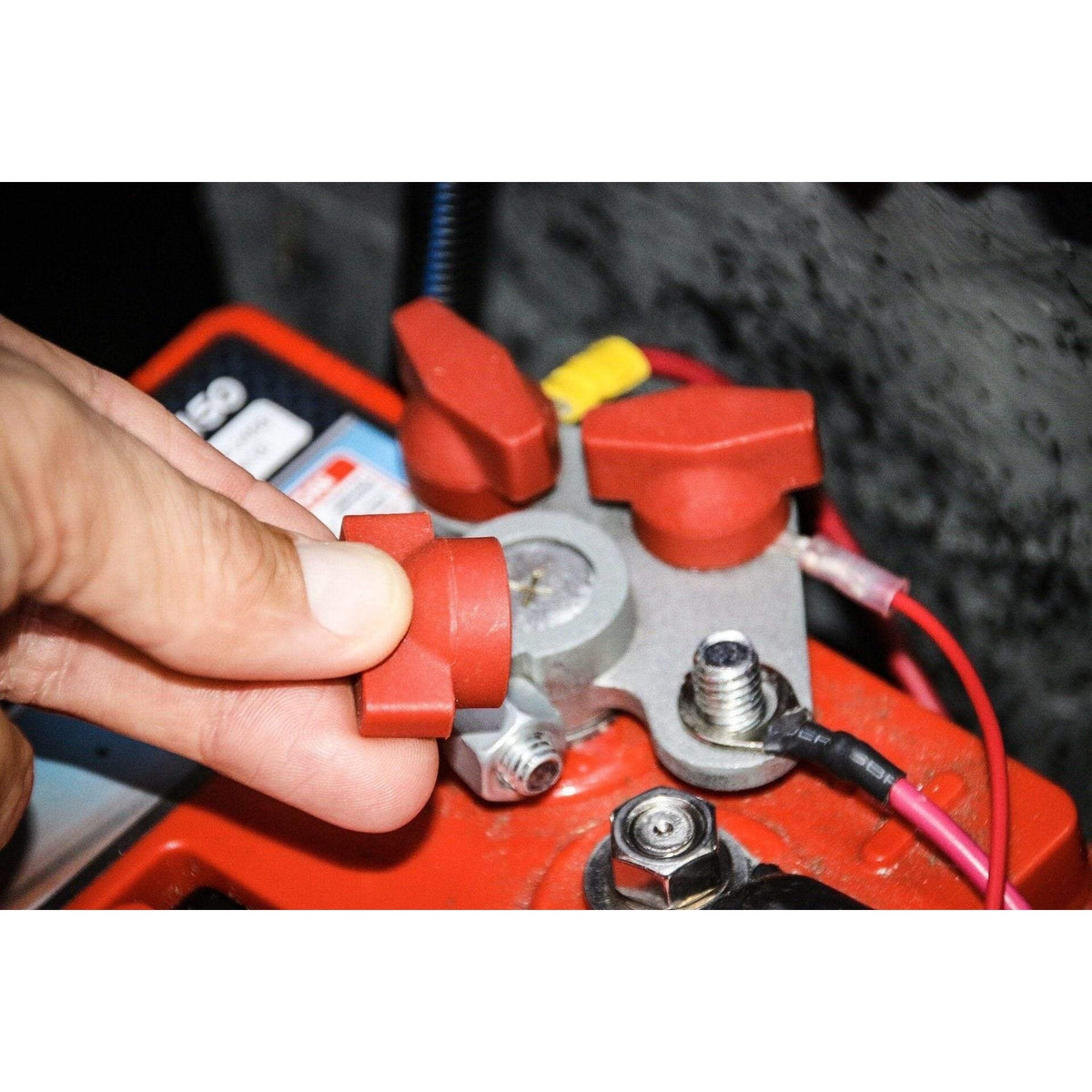 T-H Marine Qualifies for Free Shipping T-H Marine Hydra Battery Terminal Multiplier 3-Position #HYBT-3-DP